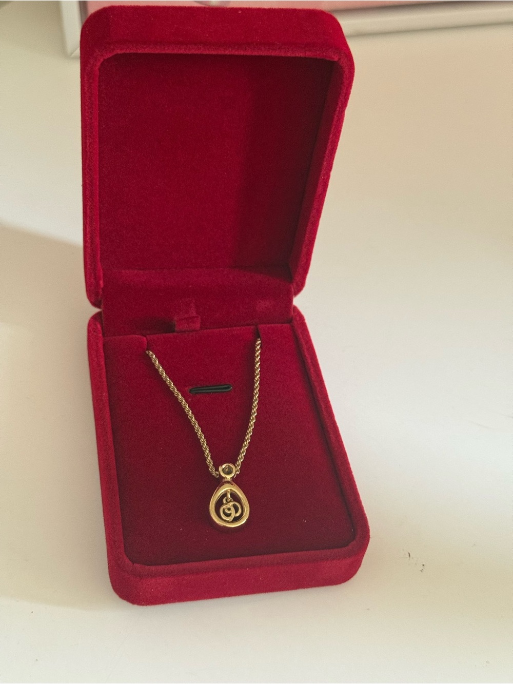Christian Dior Gold-Tone Pendant Necklace 🌟 - Picture 3 of 10